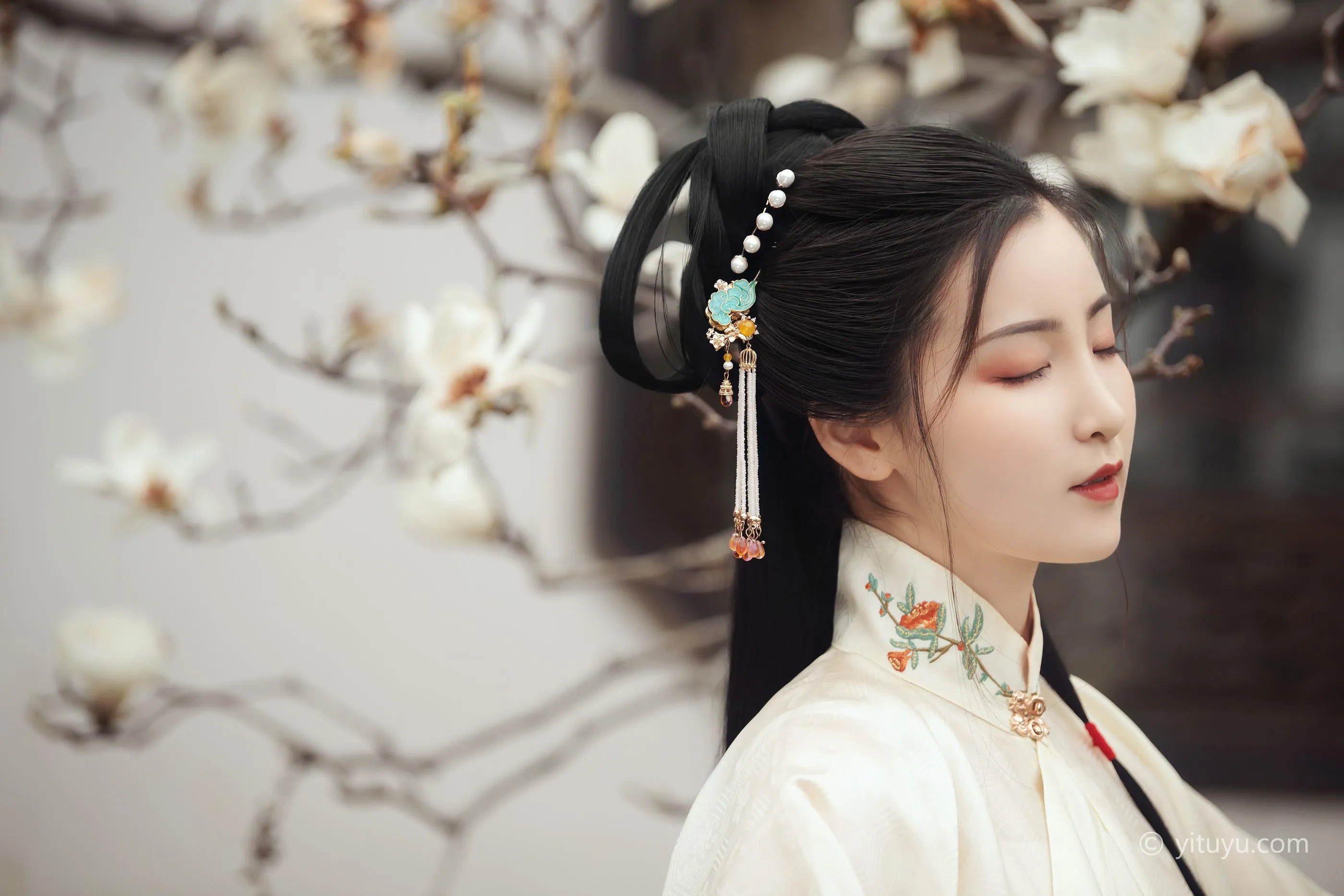[YITUYU艺图语]2021.05.10 玉兰 金儿 [23P]插图5